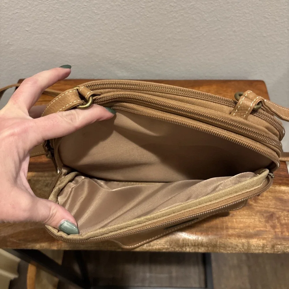 MultiSac‎ Zippy Triple Compartment Crossbody Bag Purse Traveling Pockets EUC